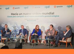 Foto familia Hacia un nuevo orden mundial