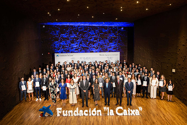 becas fundacion caixa foto familia