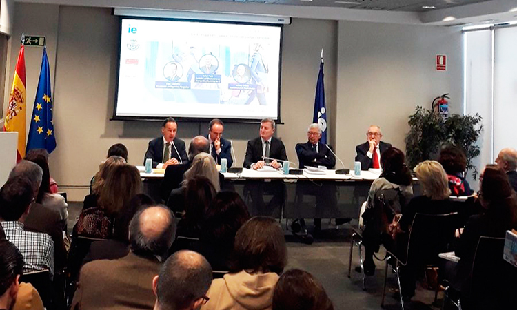 Las empresas españolas tienen que extender la vida laboral de sus trabajadores, según el informe “Los trabajadores séniors en las empresas europeas”