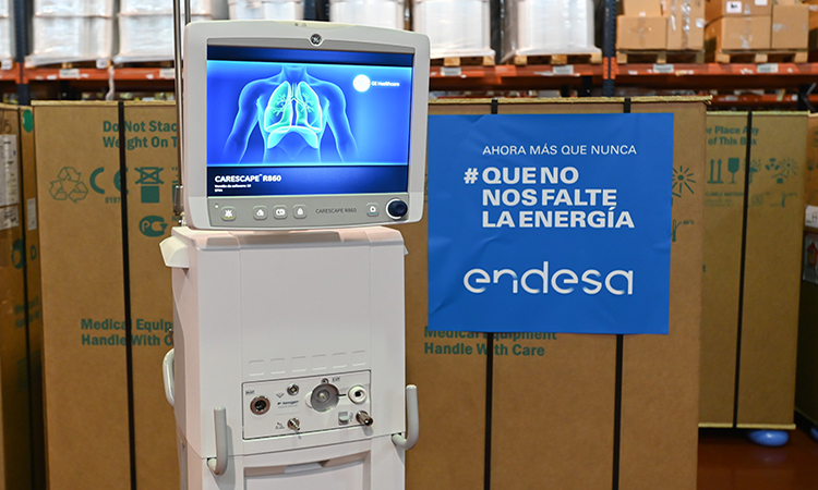 Respiradores de última generación y mascarillas, donados por Endesa