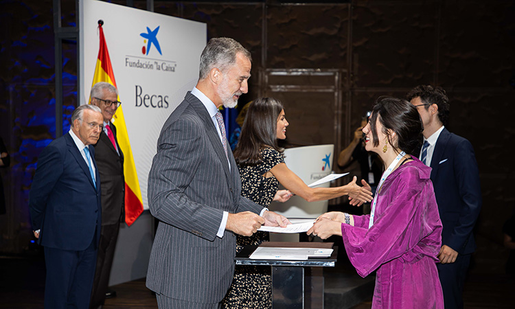 Más de un centenar de universitarios, becados por la Fundación ”la Caixa” para cursar estudios de posgrado en el extranjero 