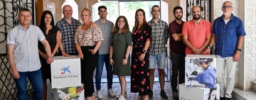 Foto de familia de los becados por la Fundación la Caixa