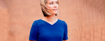 Jessika Trancik posando en una foto de MIT