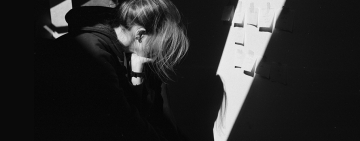 Renuncia silenciosa_chica embelesada
