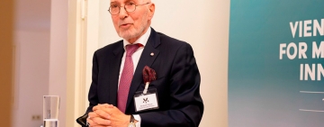 Richard Straub durante la presentación del Vienna Center for Management Innovation