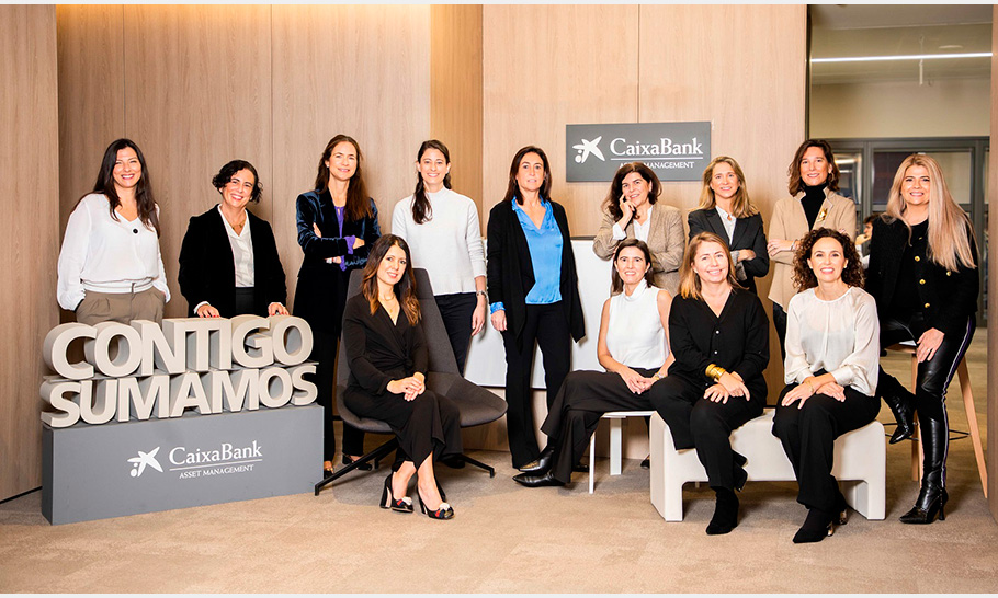 Una representación de mujeres de todas las áreas de CaixaBank AM